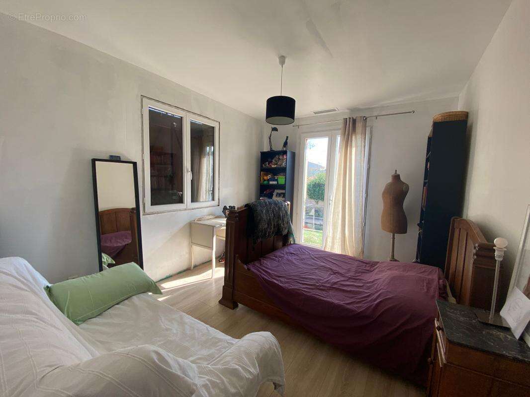 Maison à MAUGUIO
