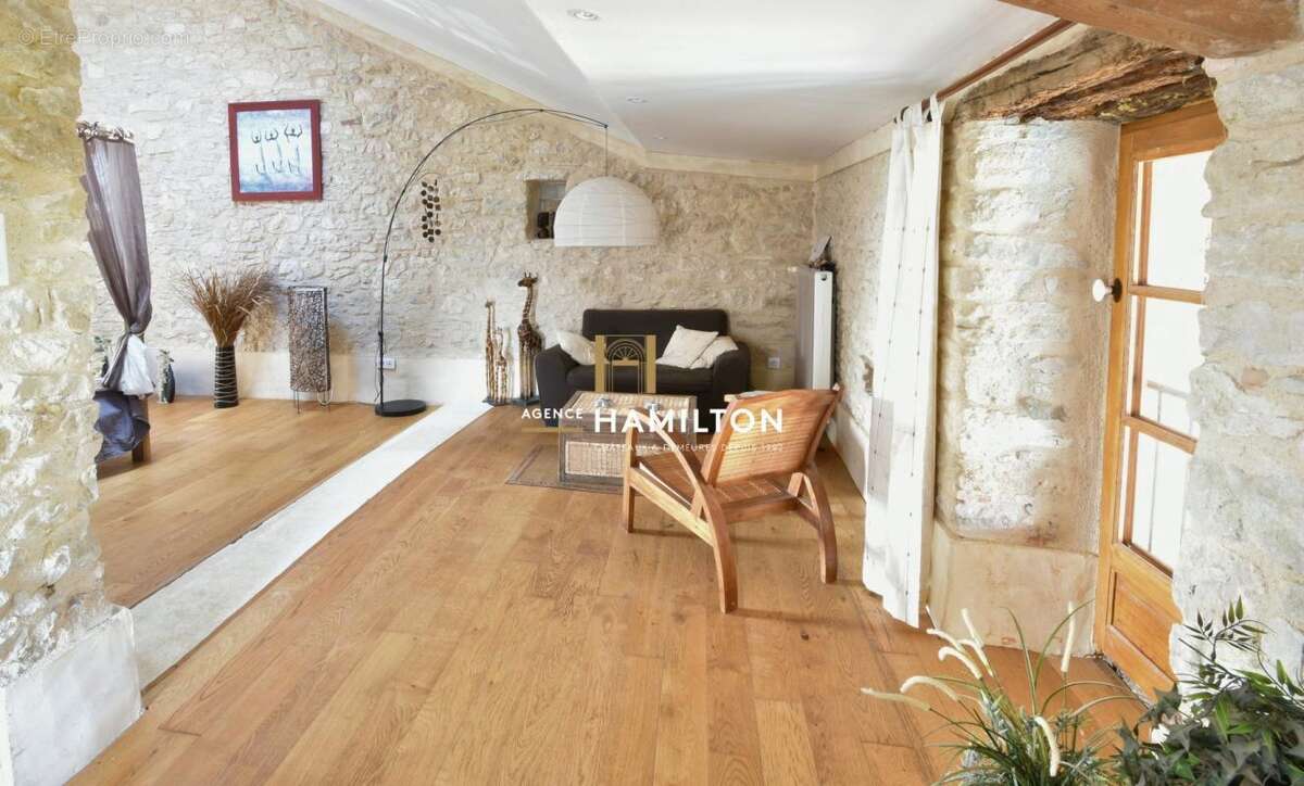 Maison à LABESSIERE-CANDEIL