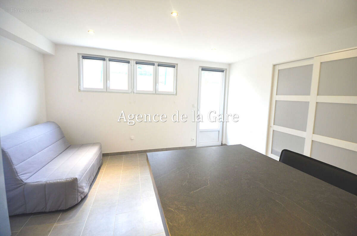 Appartement à SARTROUVILLE