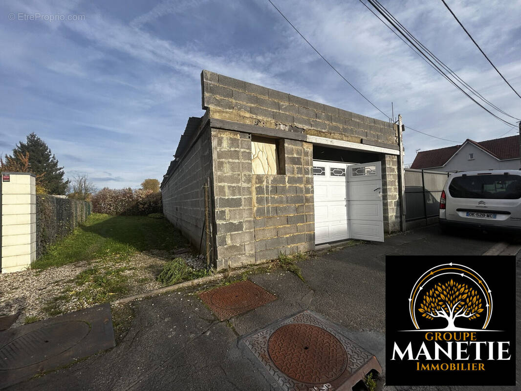 Parking à IZEL-LES-EQUERCHIN