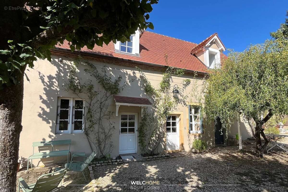 Maison à ISSY-L&#039;EVEQUE