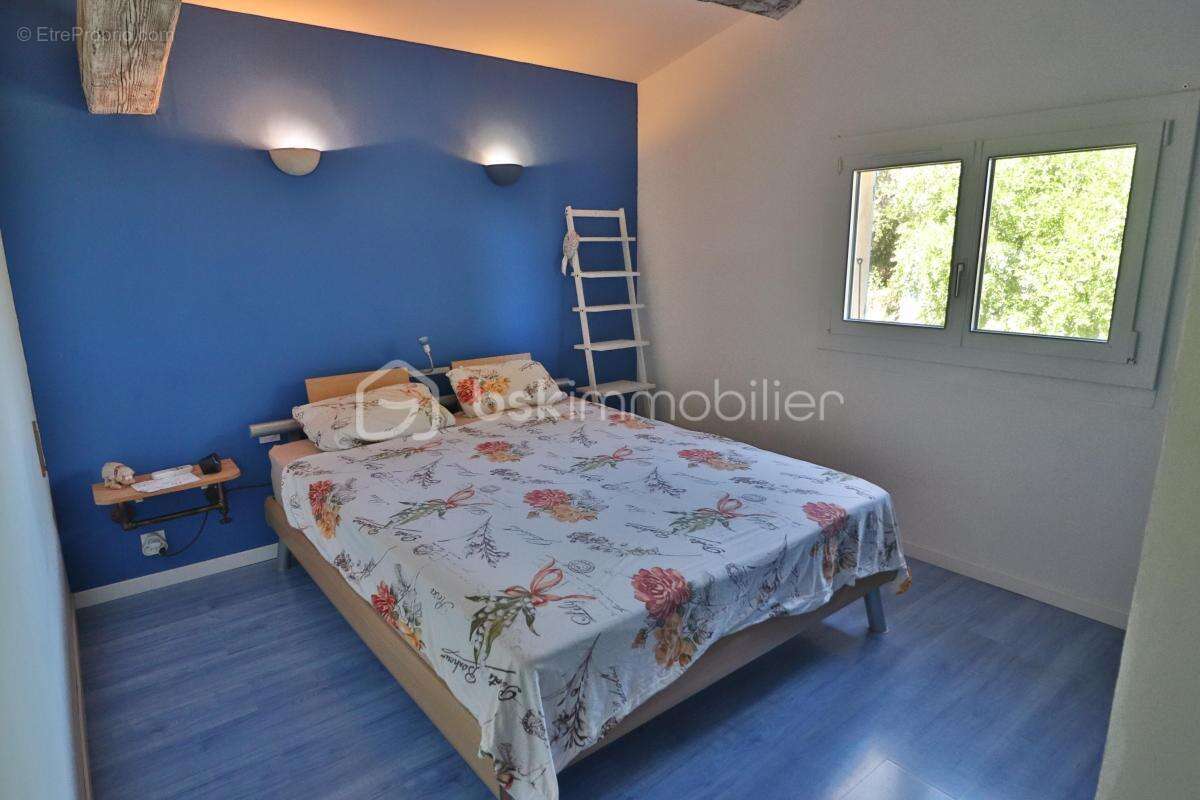 Maison plain-pied de 106m² sur 780m² de terrain avec 3 chambres, garage et piscine - photo 22