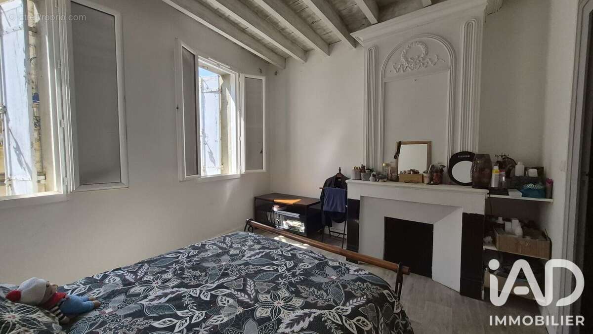 Maison 118 m² à Castillon-La-Bataille  - photo 5