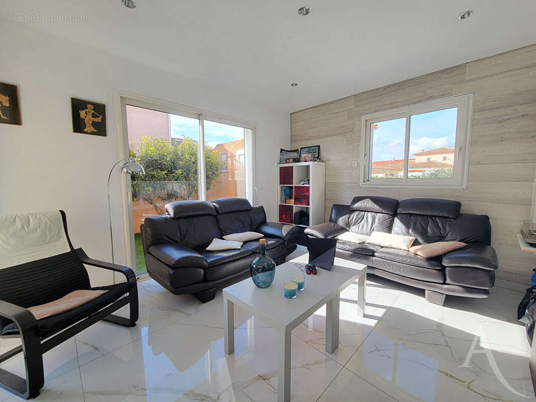 Superbe villa à Latour-Bas-Elne avec piscine et garage - photo 7