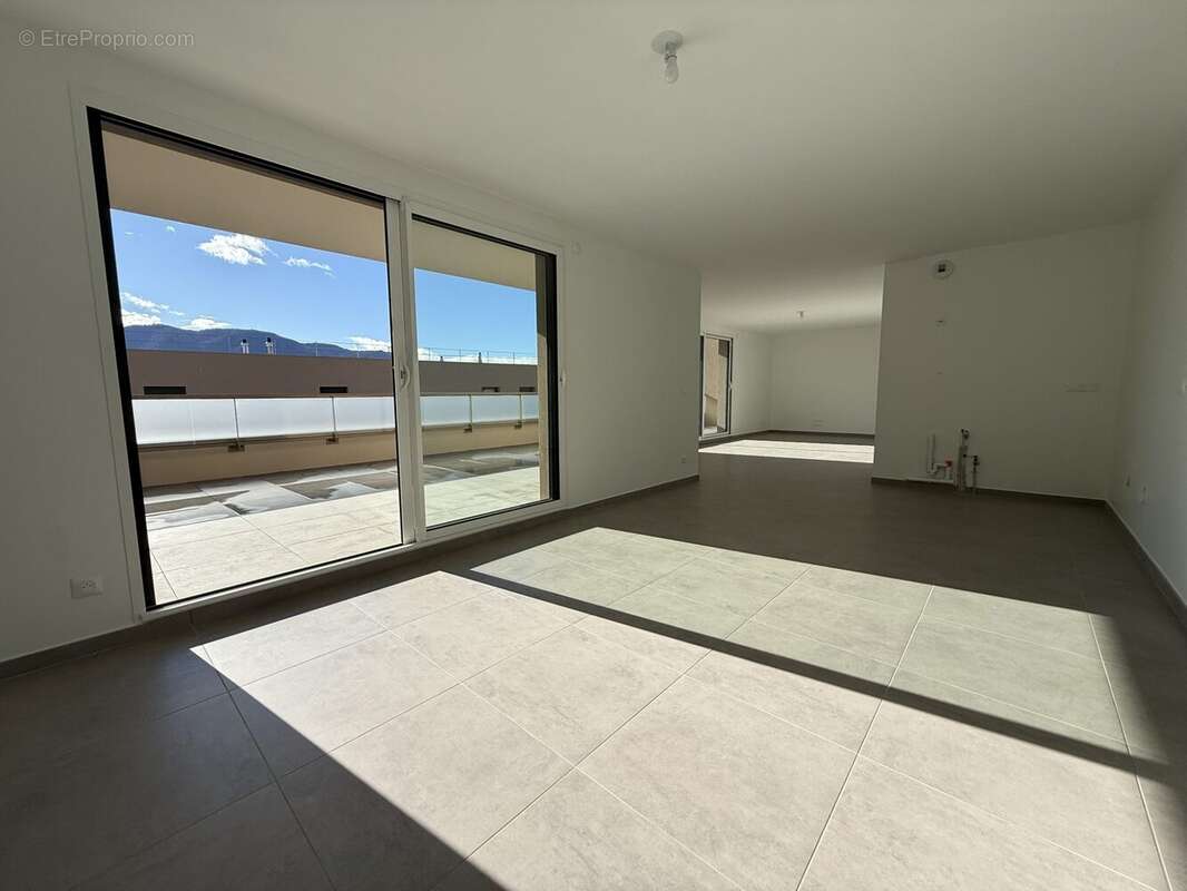 Appartement à MEYLAN