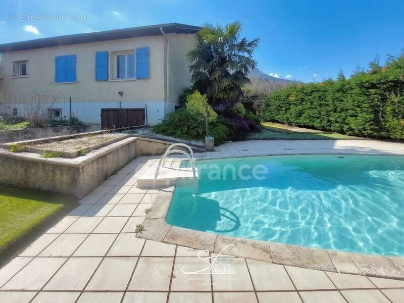 Maison à CHAPAREILLAN