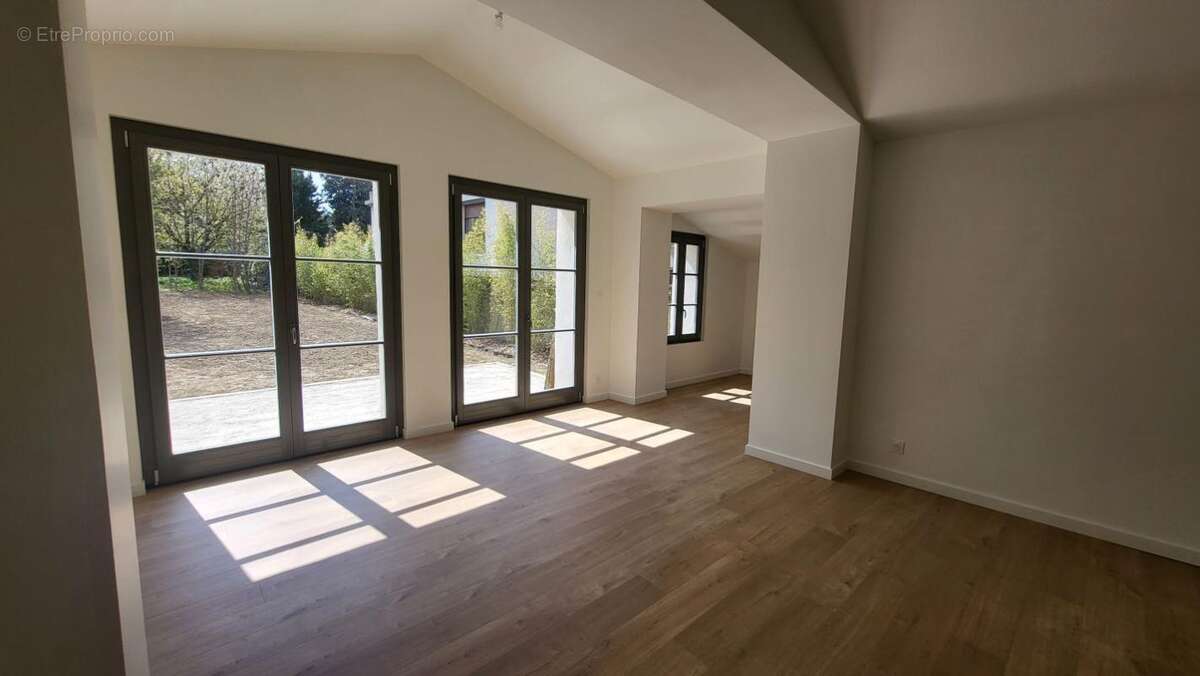 Maison à CHASSELAY