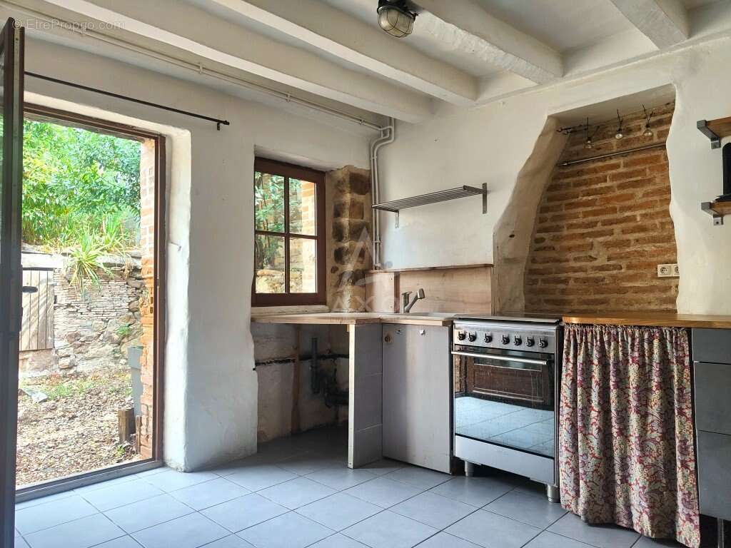 Authentique maison de charme avec jardin et dépendances à MONTREUIL-SUR-LOIR - photo 3