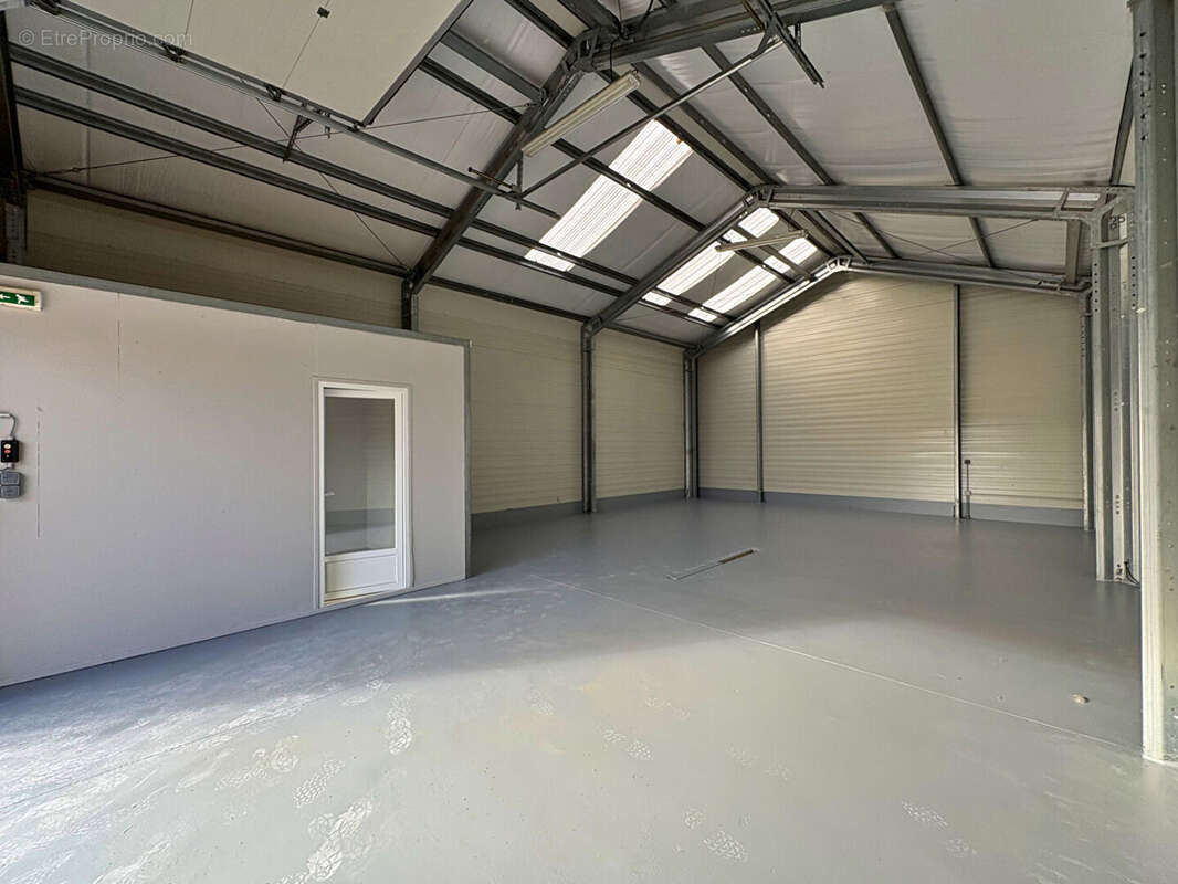 Commerce à BRIENNON