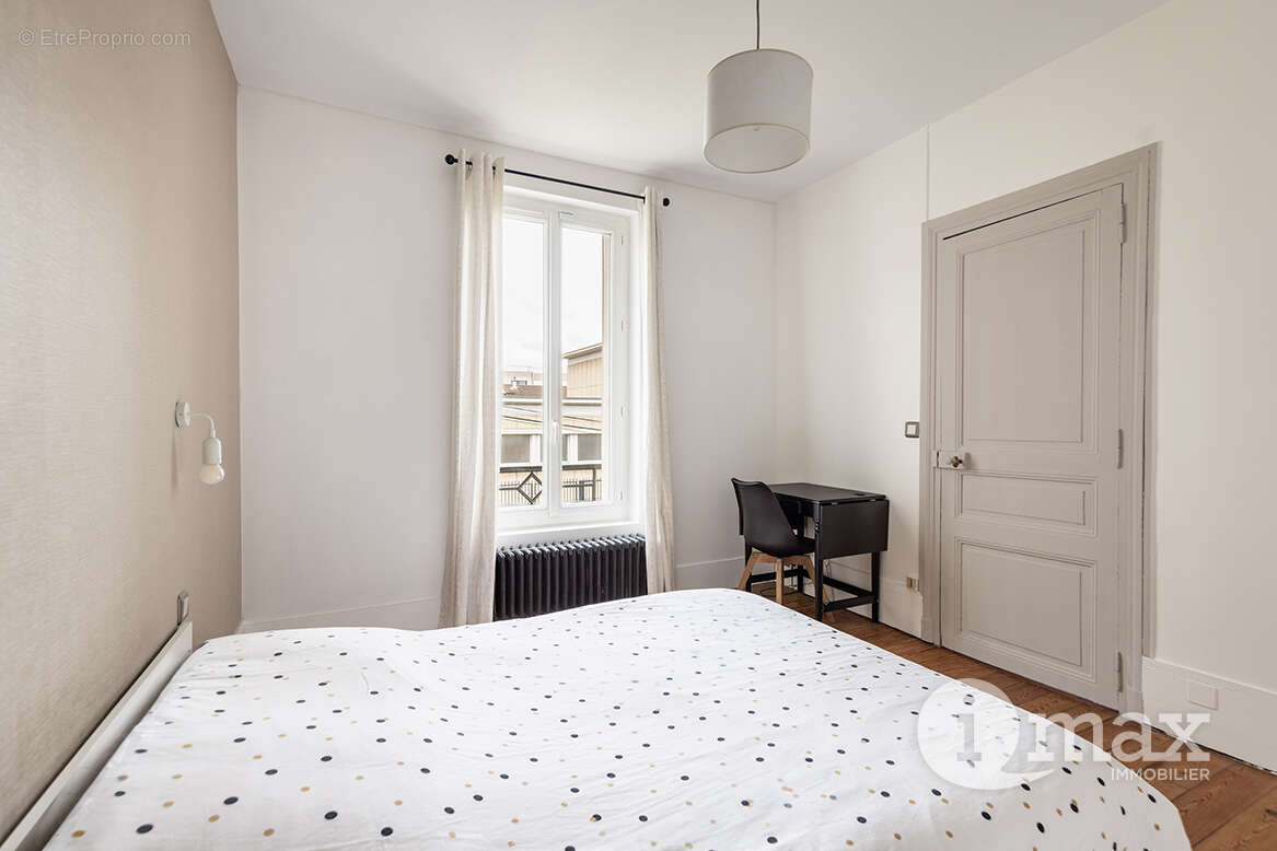 Maison à ASNIERES-SUR-SEINE