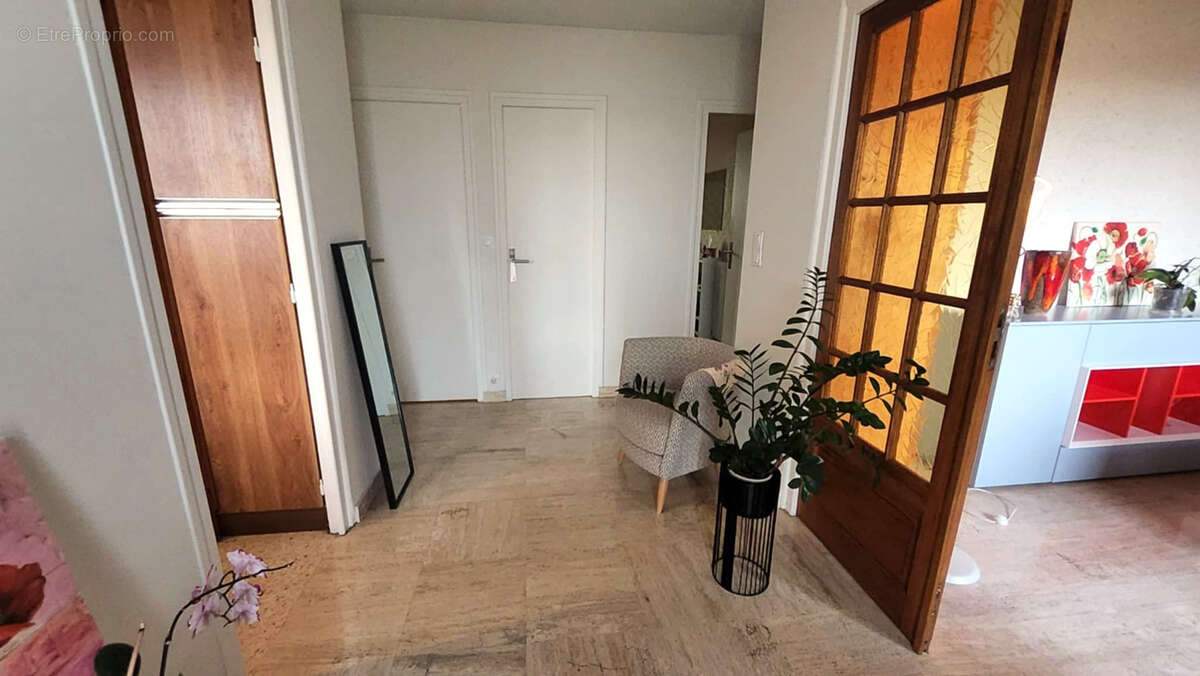 Maison à INJOUX-GENISSIAT