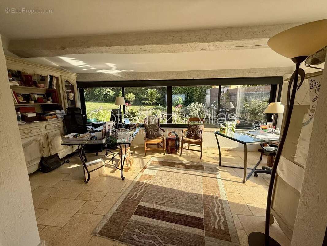 Maison à VALBONNE