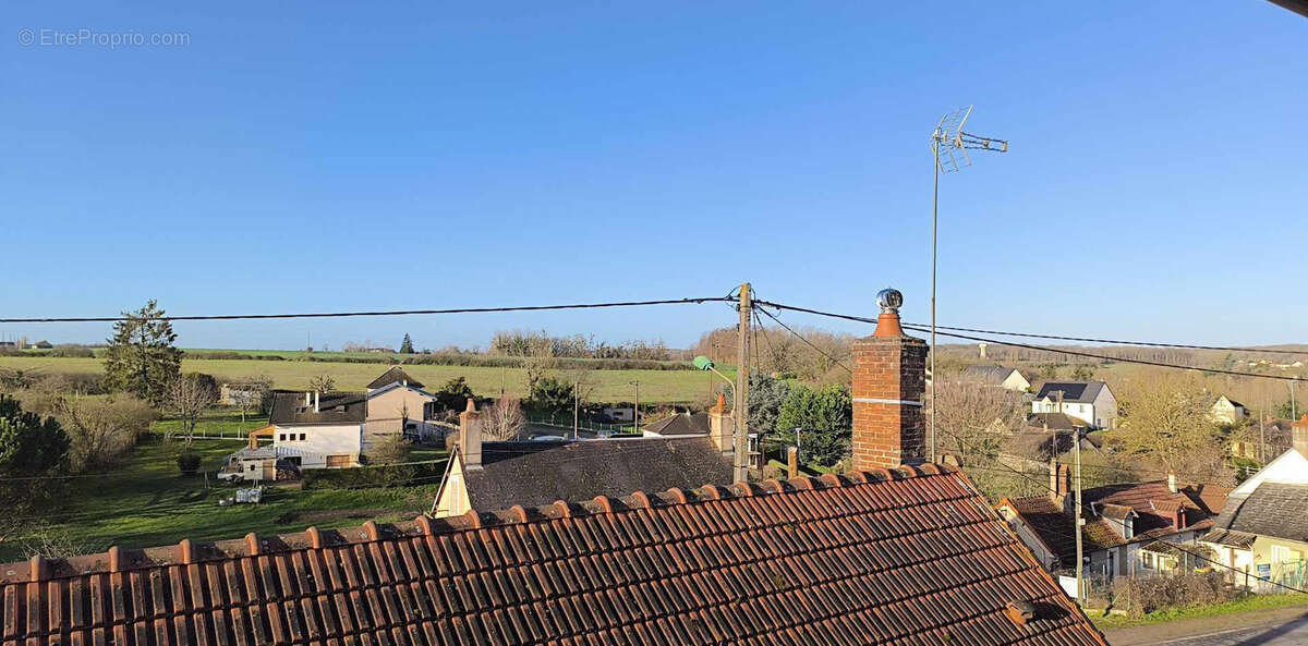 Maison à JOUET-SUR-L'AUBOIS