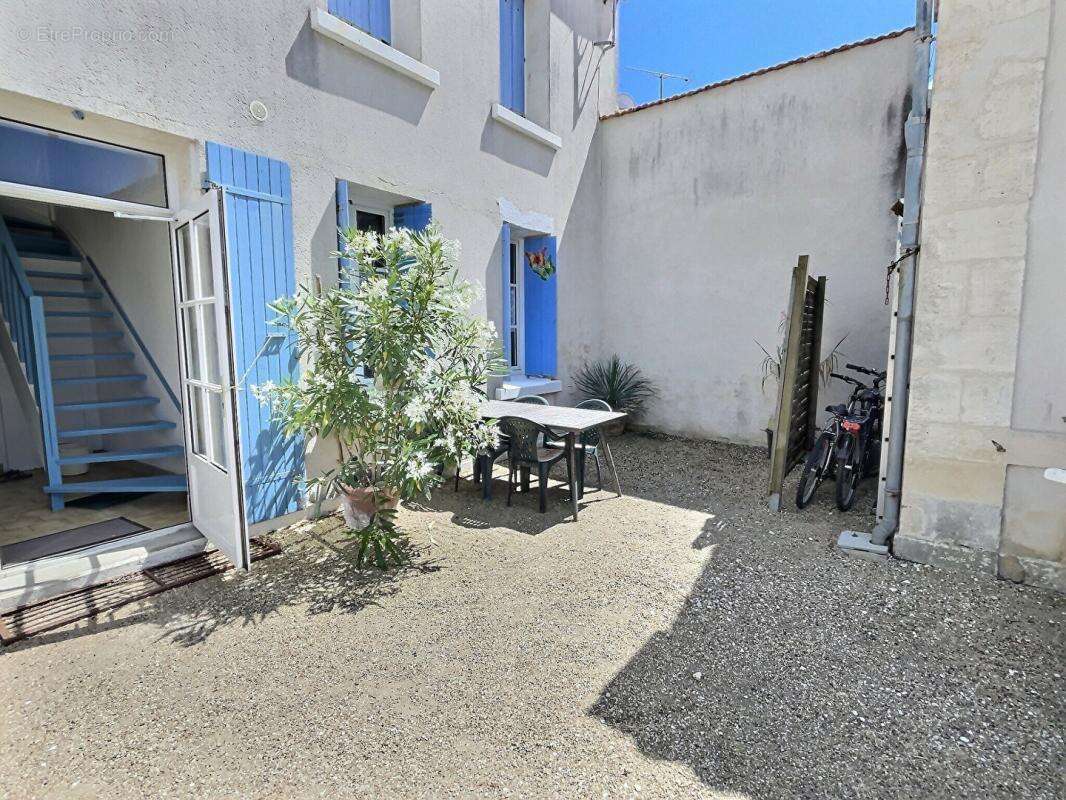 Appartement à LA BREE-LES-BAINS