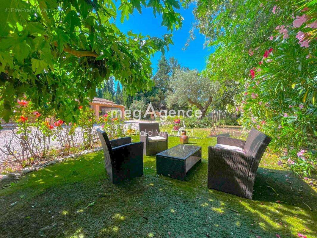 Villa de 204m² avec piscine à Roquebrune-sur-Argens - photo 19
