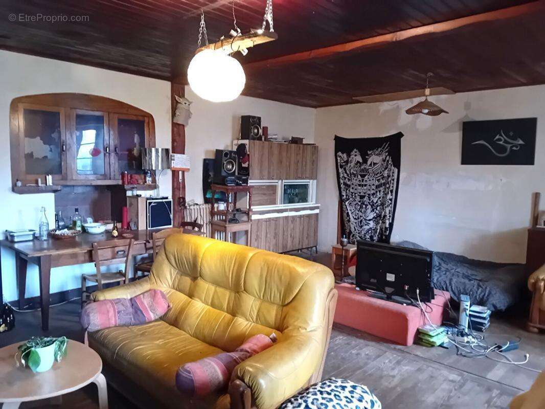 Corps de ferme 280 m2 maison et granges - photo 6