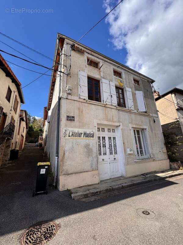 Appartement à RENAISON