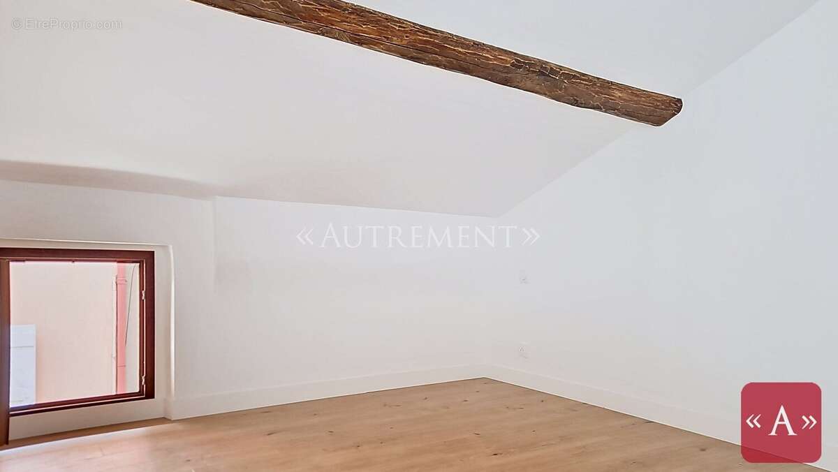 Appartement à SAINT-SULPICE