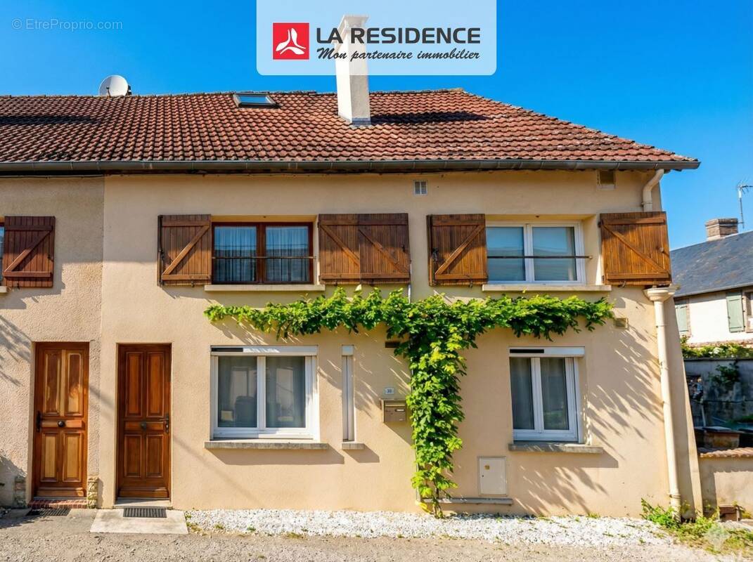Maison à HOUDAN