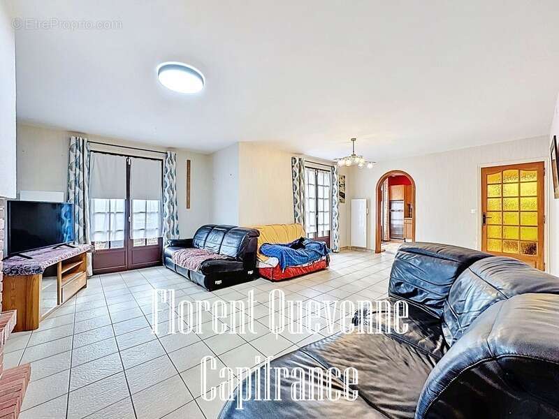 Maison à FEUGUEROLLES-BULLY