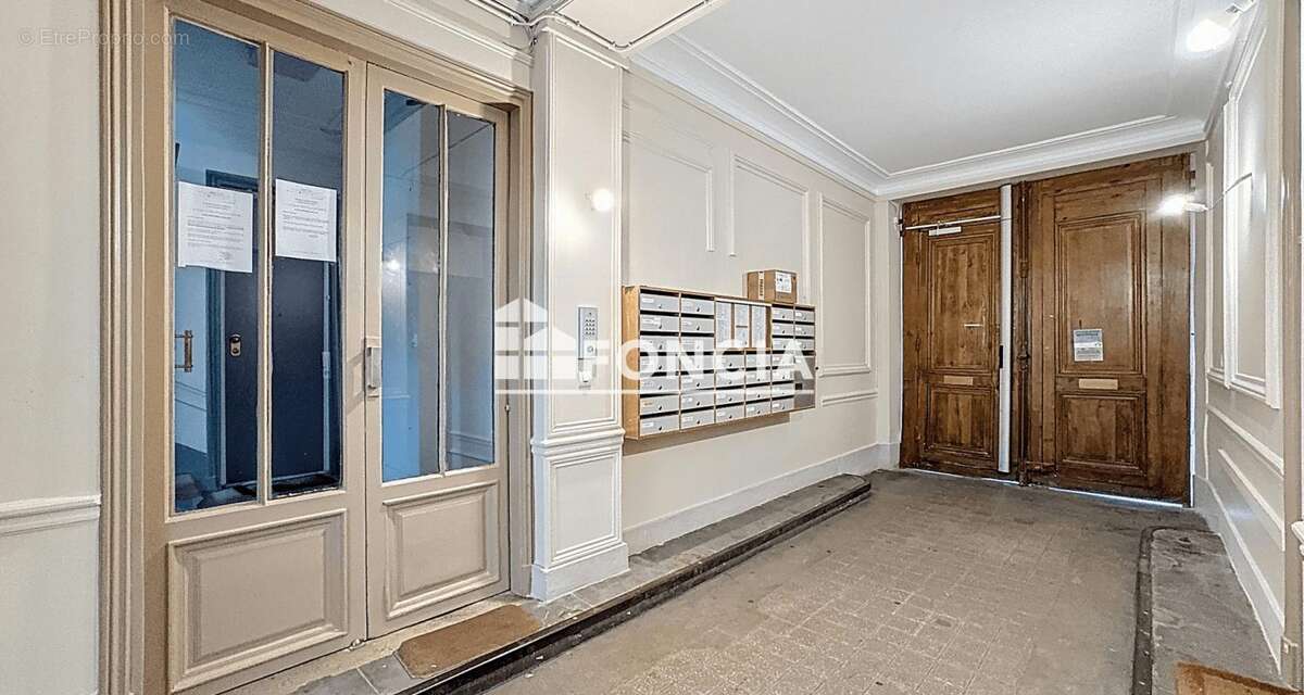 Appartement à PARIS-14E