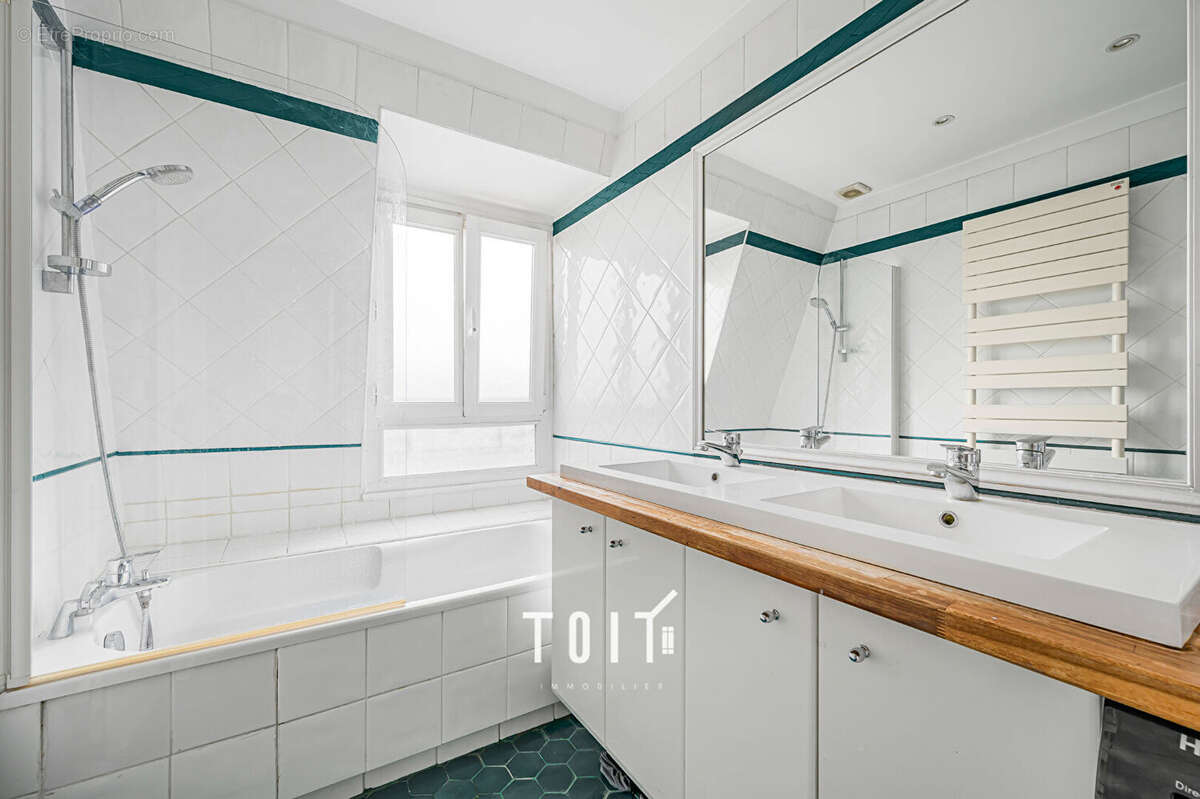 Appartement à PARIS-14E