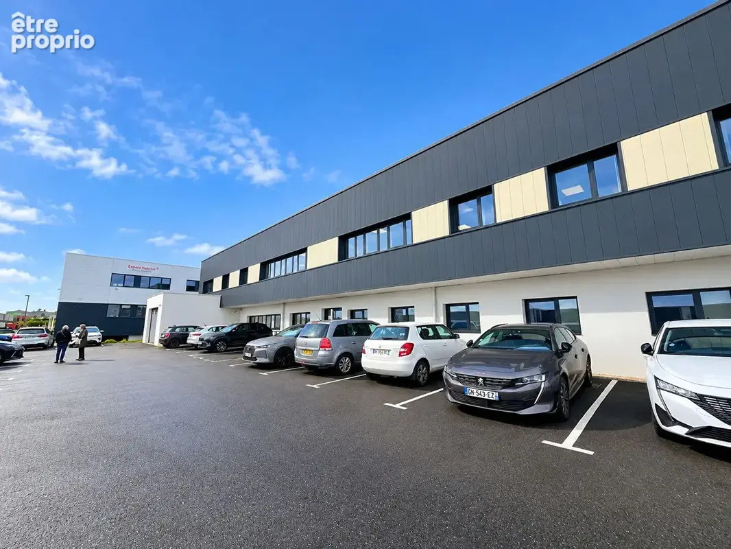 A vendre / a louer - brest kergonan - bureaux de 552 m² avec garage - photo 2