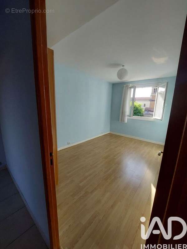 Photo 4 - Appartement à CHAMPAGNE-AU-MONT-D'OR