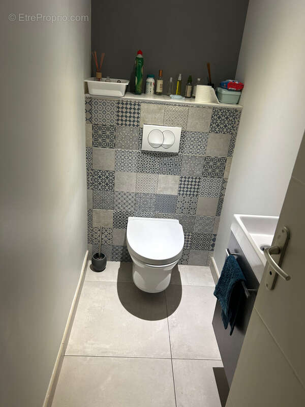 Appartement à CHARBONNIERES-LES-BAINS
