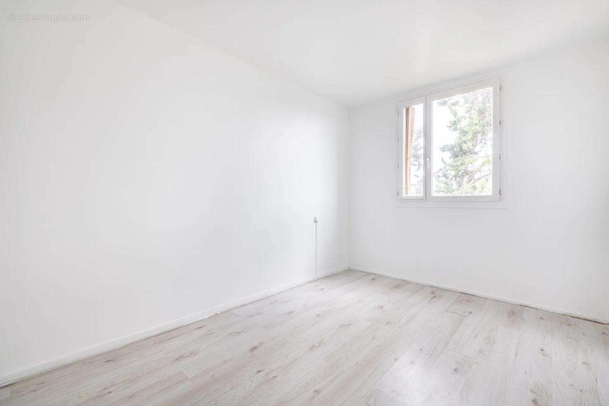 Appartement de 4 pièces de 62 m² à Romainville - photo 12