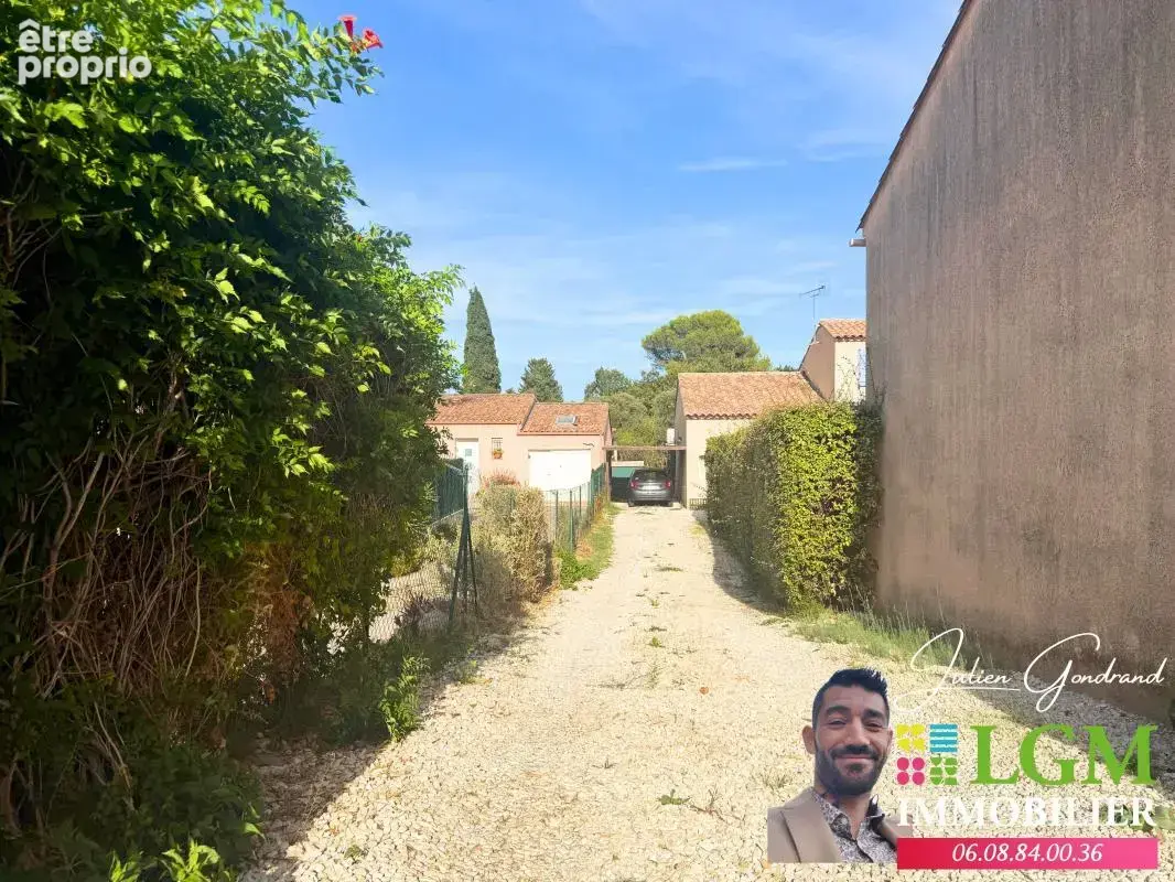 Sommières – Élégante maison rénovée de 119 m² avec piscine et jardin - photo 16
