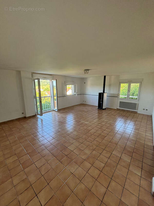 Appartement à GENNES