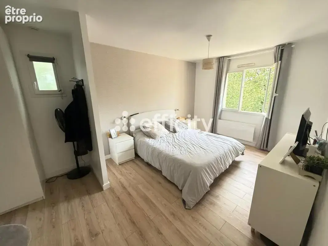 Maison 9 pièces 247 m² à vendre à La Roche-Sur-Yon (85000) - photo 8