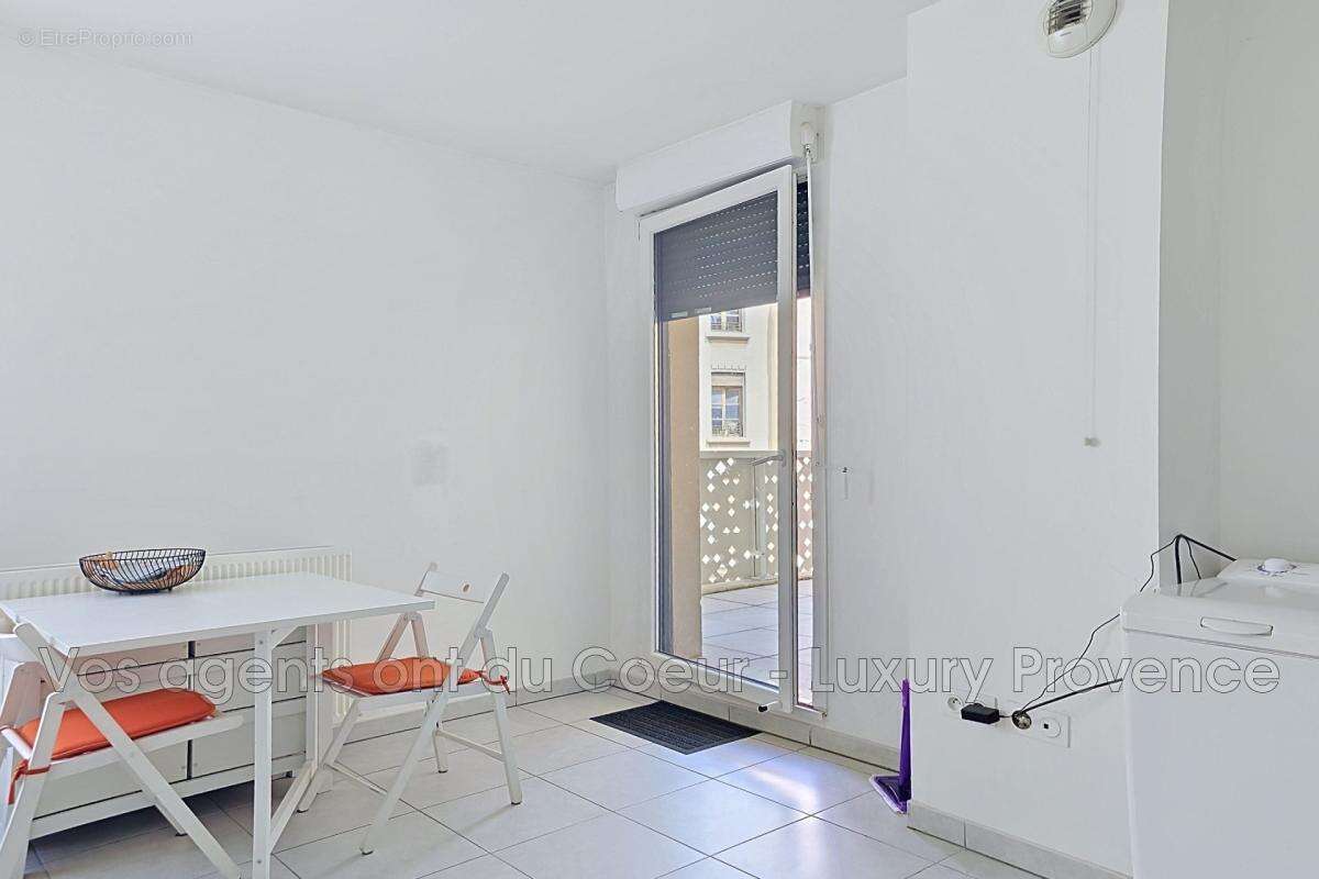 Appartement à MARSEILLE-3E