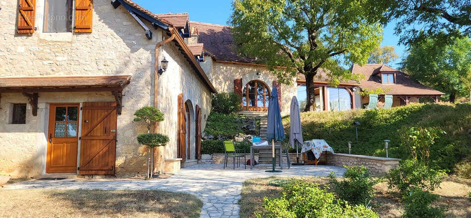 Maison à CABRERETS