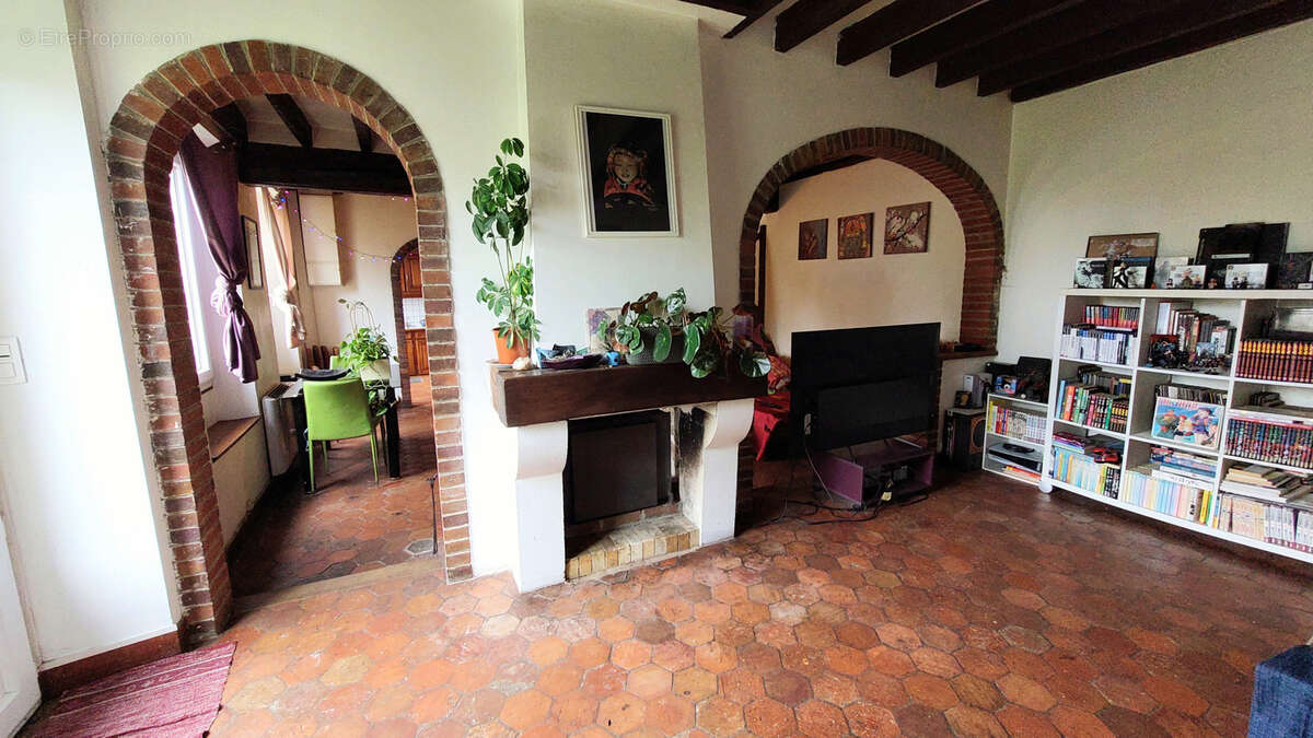 Maison à THORIGNY-SUR-OREUSE