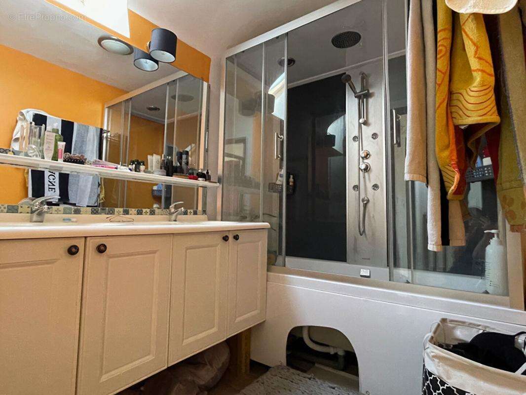 Maison à LA CHAPELLE-DE-BRAIN