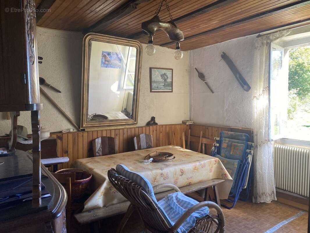 Maison à PEROLS-SUR-VEZERE