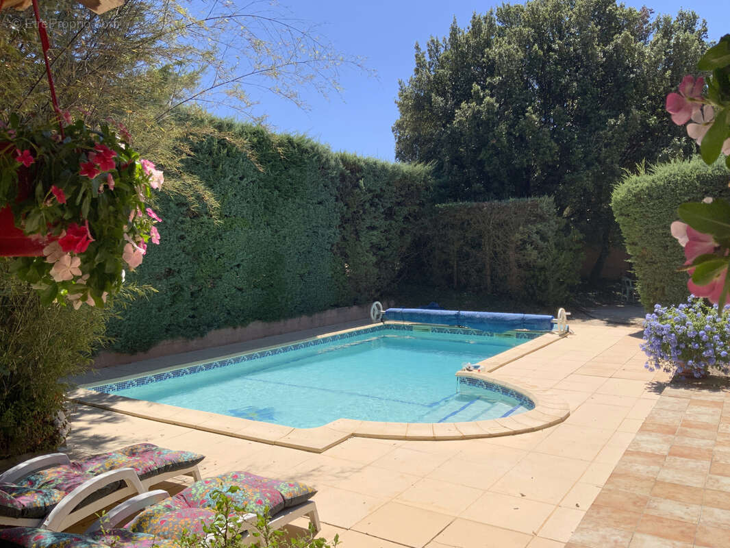 Charmante villa de plain pied avec piscine. - photo 5
