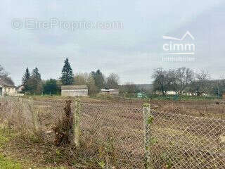 Terrain 3030 m² à La Chapelle-Saint-Sepulcre  - photo 4