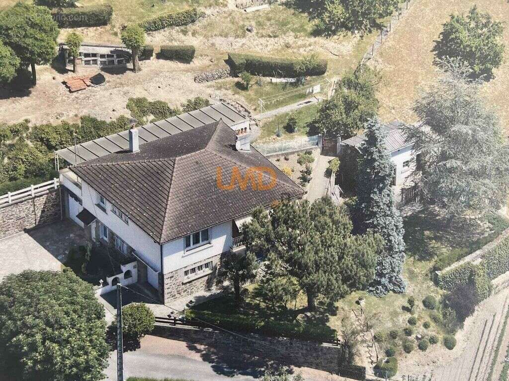 Grande maison avec terrain - photo 1