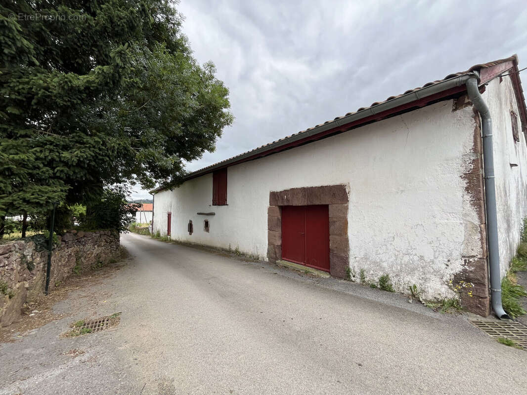 Maison 153 m² à Saint-Martin-D'arrossa  - photo 3