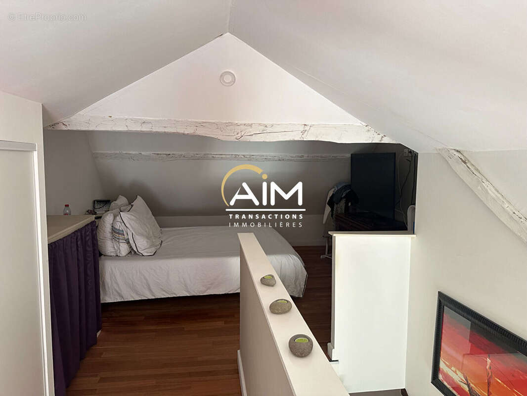 Maison à SAINT-ANTOINE-DU-ROCHER