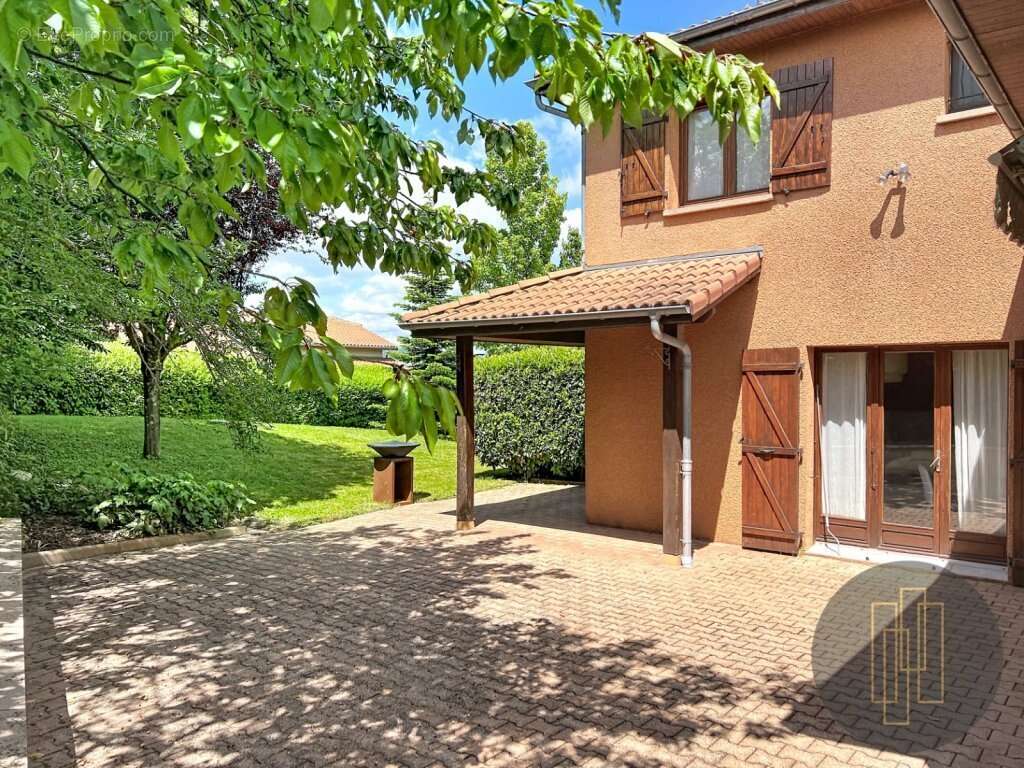 Maison à LIMAS