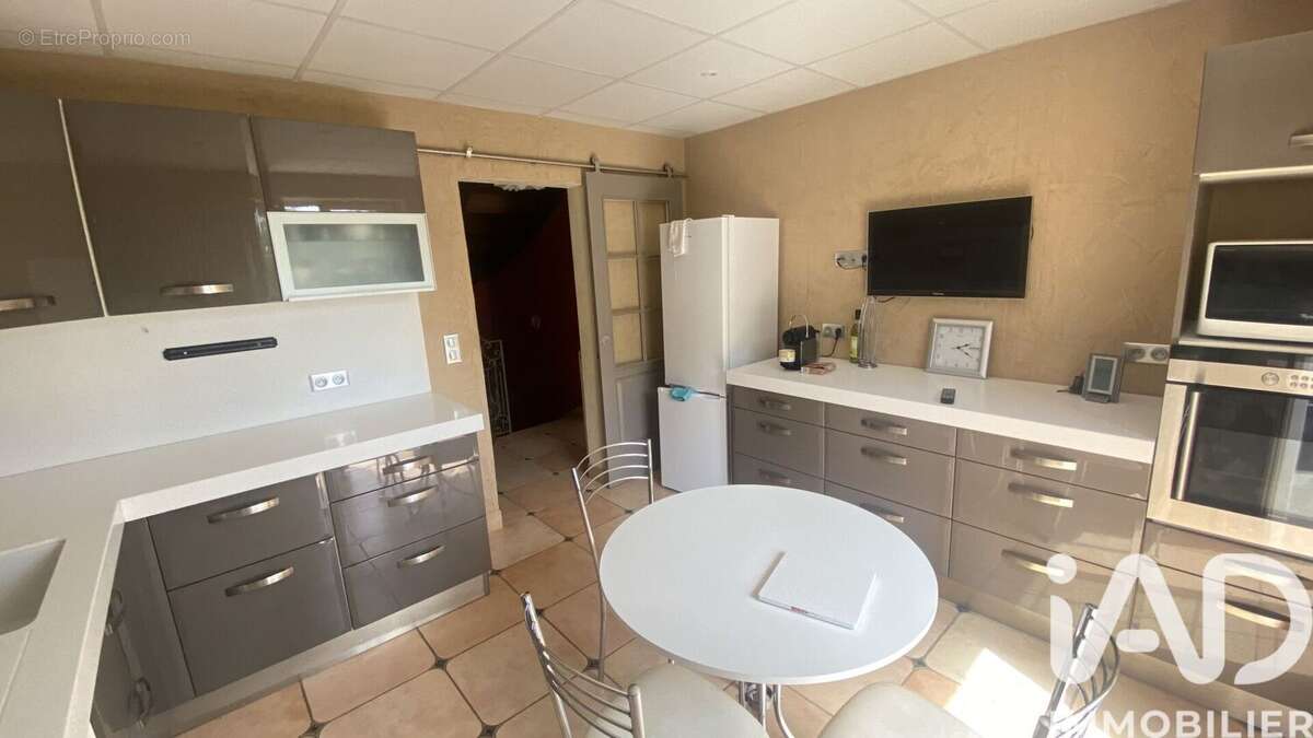 Photo 7