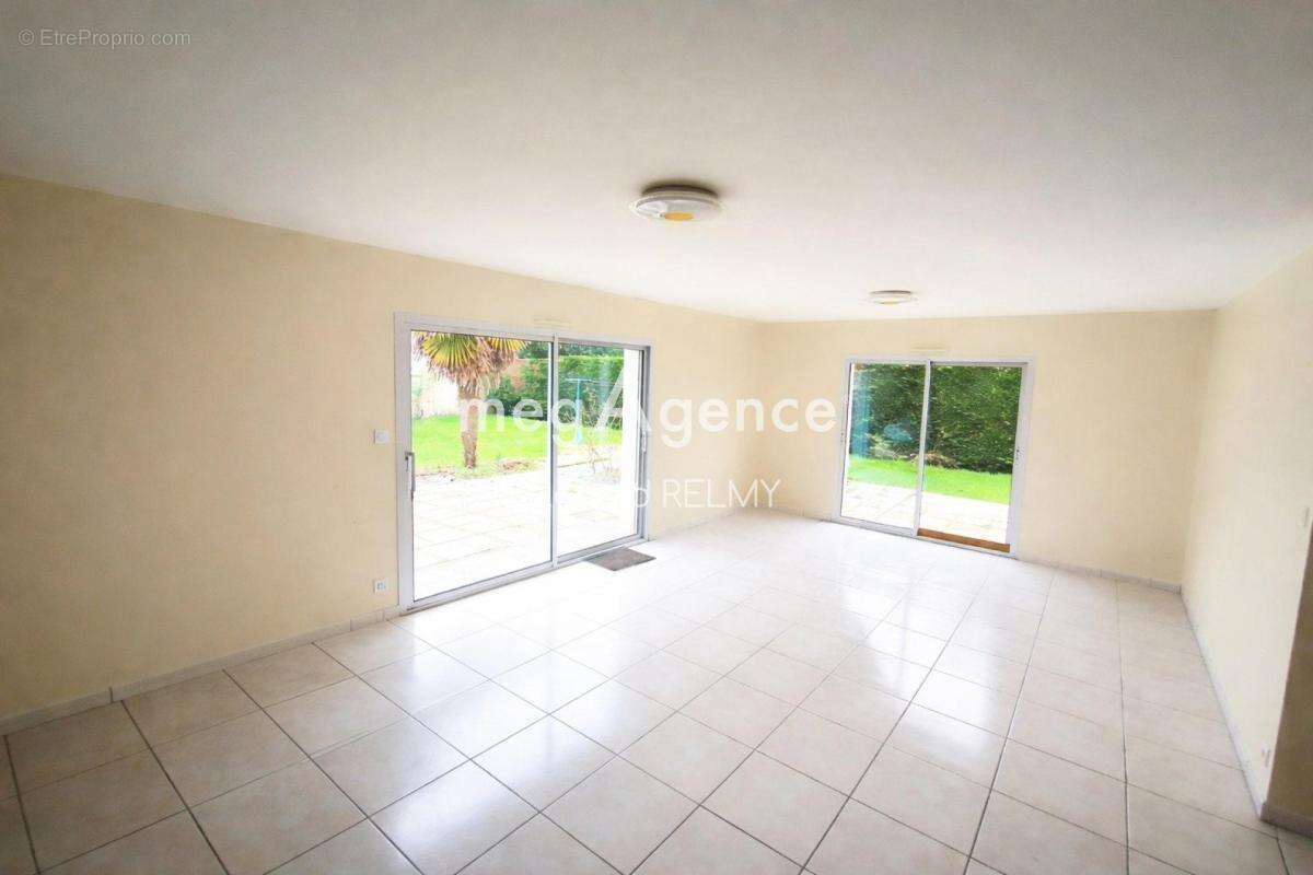 Maison à BEAULIEU-SOUS-LA-ROCHE