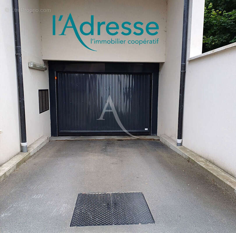 Parking à CHAMPS-SUR-MARNE