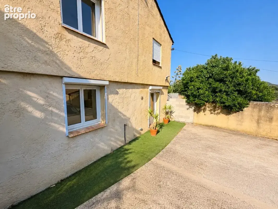 Appartement 103 m² à Saint-Quentin-La-Poterie  - photo 3