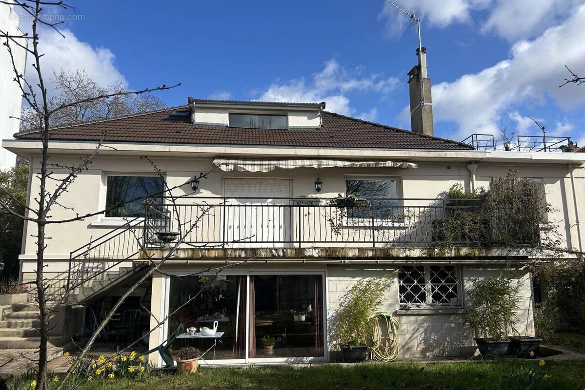 Maison à SAINT-MAUR-DES-FOSSES