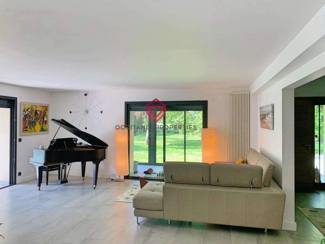 Villa d’architecte rénovée avec soin, piscine, dépendances et superbe parc arboré - photo 41
